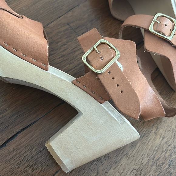 Bryr Tan Leather Sandals - Picture 11 of 16